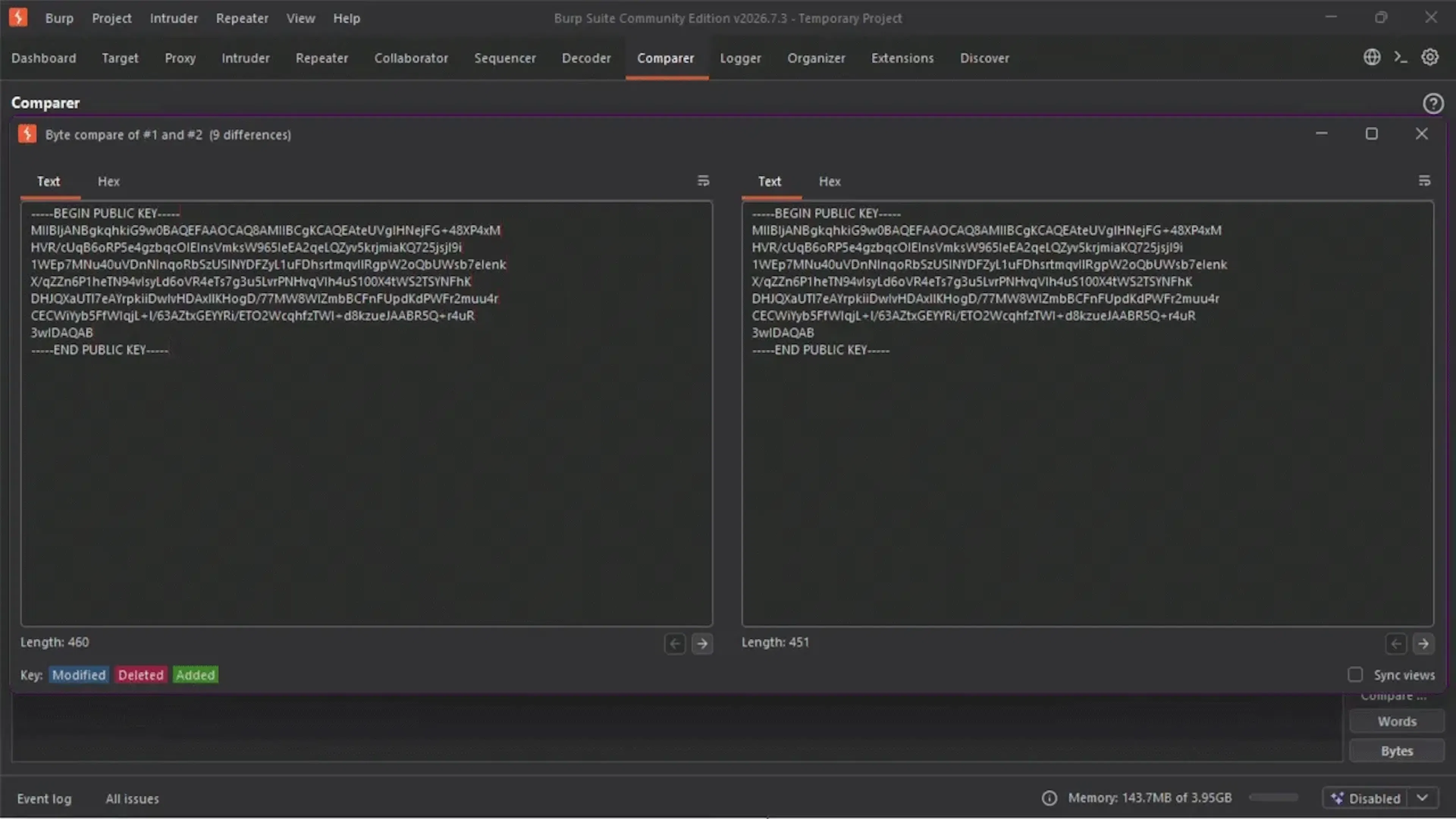 Burp Comparer 中并排的十六进制对比，高亮显示 rsa_sign2n（正常）与 JWT Editor（出错）之间多出的 0D 字节