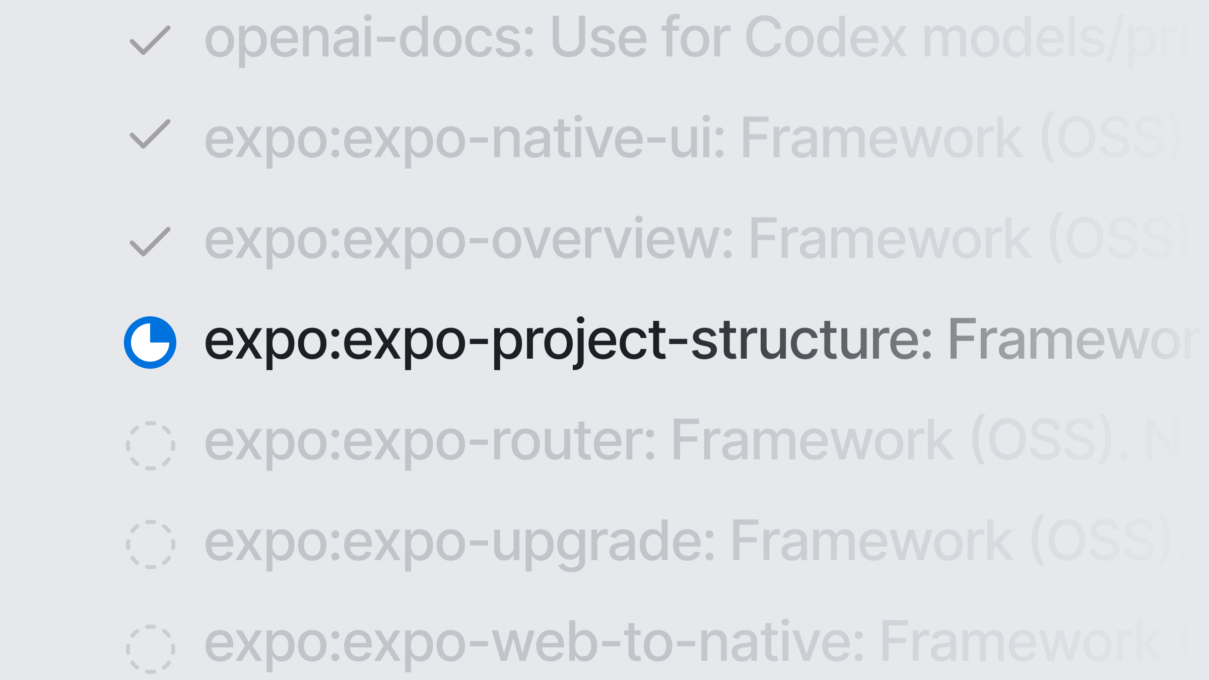 一张技能清单的截图：几行 expo 开头的 skill 条目，前面几行带对勾，expo-project-structure 那一行被加粗放大并配着转动的加载圈