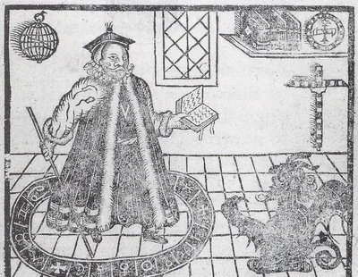 一台复古电脑与堆叠的旧书,屏幕上显示着历史文献