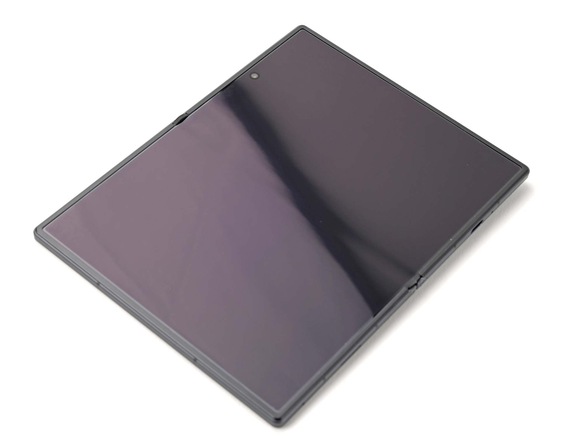 Z Fold8，折痕可见